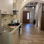 Lägenhet Dani's House - Casa Con Vasca Idromassaggio Nel Cuore Di