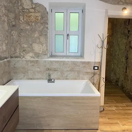 Dani's House - Casa Con Vasca Idromassaggio Nel Cuore Di