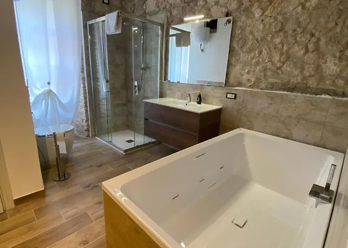 Апартаменты Dani's House - Casa Con Vasca Idromassaggio Nel Cuore Di