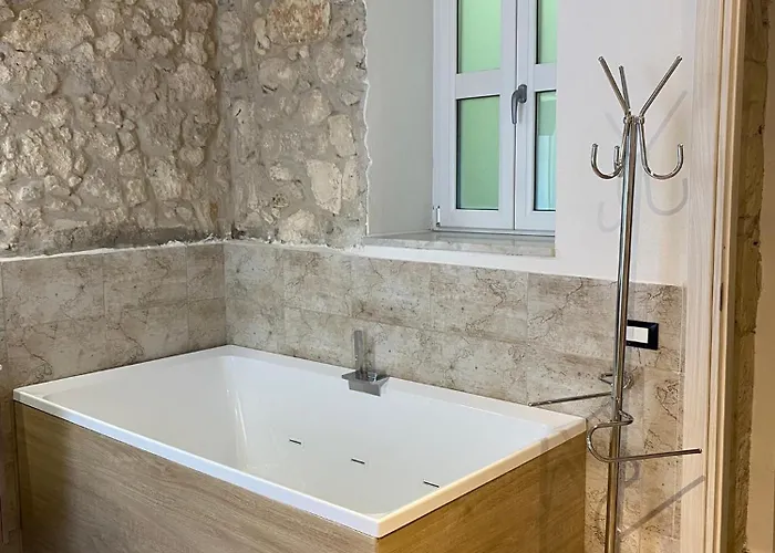 Апартаменты Dani's House - Casa Con Vasca Idromassaggio Nel Cuore Di